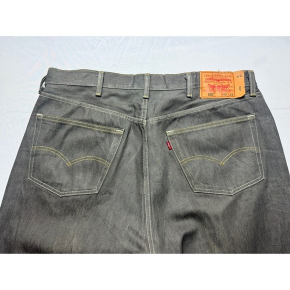 Levi's 501 Men's Gray Button Fly Wide Straight Leg Jeans - Size 40x32 - Picture 3 of 7